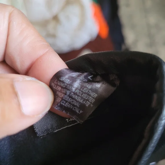 3M Thinsulate Black Leather Gloves with Quilted Interior - Picture 8 of 8